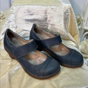 El Naturalista! Size 37, they are in excellent used condition.